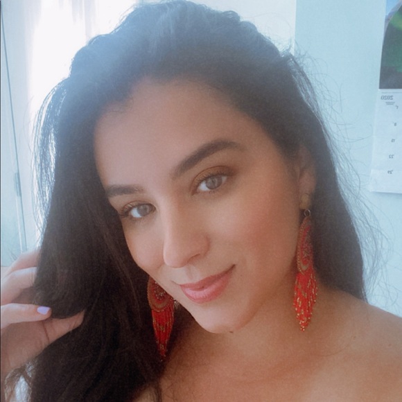 Meet your Posher, Daniela - Picture 9 of 16